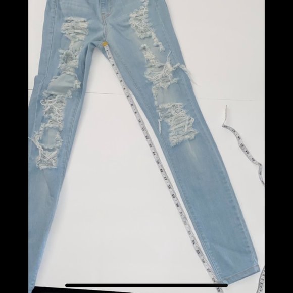 FASHION NOVA Distressed Jeans - Picture 9 of 9